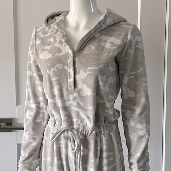 Aero Plush Camo Onesie - Picture 15 of 17